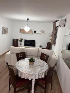 Posedenie v ubytovaní Apartamentos EL PELIGRO