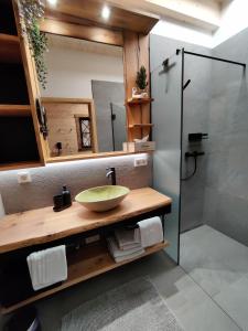 A bathroom at DaHome Appartements