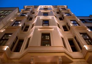 The building in which a szállodákat is located