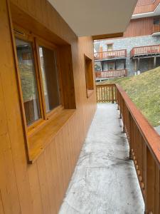 Balkon lub taras w obiekcie Méribel 2 pièces avec cabine, centre, proche commerce et pistes avec parking et wifi état neuf