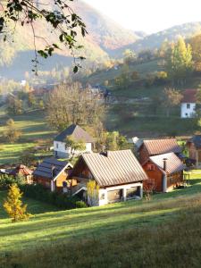 Letecký snímek ubytování ethno village Bijeli Potok