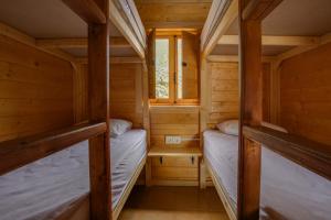 Postel nebo postele na pokoji v ubytování Camping la Sierrecilla + 33 fotografií