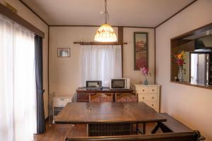 Fotografie z fotogalerie ubytování 一組貸切宿 岡村 弐番館 limited to 1group per day 一棟まるまる貸切 v destinaci Suwa + 29 fotografií