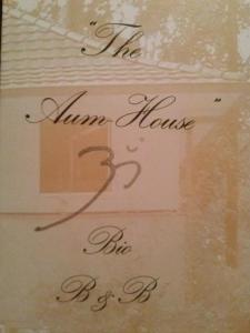 een brief met de woorden dat de nieuwe huisgenoot sterft bij B&B The Aum-House in Gent