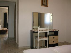 Posteľ alebo postele v izbe v ubytovaní Apartment in Lopar with sea view, loggia, air conditioning, W-LAN 4229-6