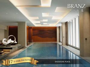 Bazén v ubytování BRANZ -DOJO- 1bedroom nebo v jeho okolí