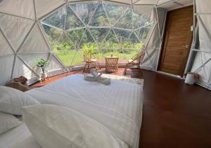 Cosy Garden Khao Sok客房内的一张或多张床位
