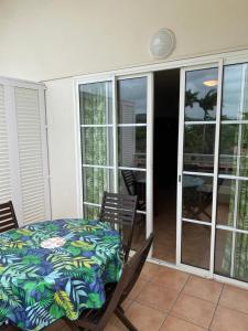 Balcone o terrazza di Studio Tropical avec vue mer dans une résidence hôtelière