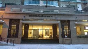 Фасад или вход в Comfy Artsy Studio in BGC