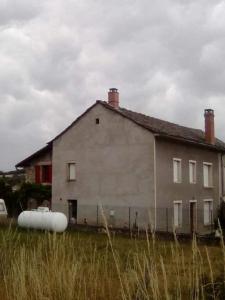 Το κτήριο όπου στεγάζεται  η παραθεριστική κατοικία