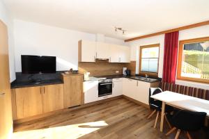 Kuchyňa alebo kuchynka v ubytovaní Ferienhaus Brandacher