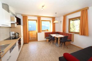 Kuchyňa alebo kuchynka v ubytovaní Ferienhaus Brandacher