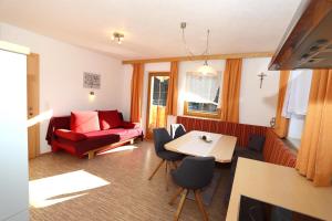 Posedenie v ubytovaní Ferienhaus Brandacher + 37 fotografií