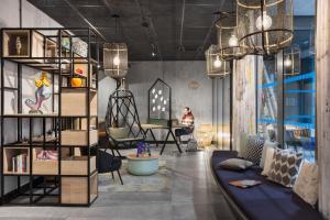 Posezení v ubytování ibis Styles Amiens Centre