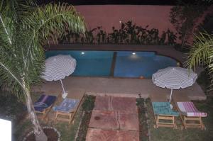 Πισίνα στο ή κοντά στο Jolie villa moderne avec piscine privée.