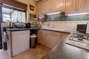 Gallery image of Palm Bay's Luxury Bungalow - Self Check In & Parking in Margate
