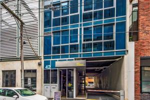 Το κτήριο όπου στεγάζεται  το διαμέρισμα