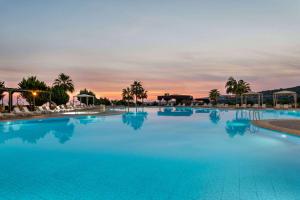 Fotografie z fotogalerie ubytování Ramada Resort By Wyndham Kizkalesi v destinaci Kizkalesi