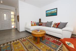 Posezení v ubytování Holiday home Ambi for 6 near Trogir