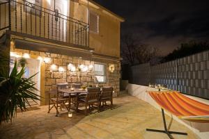 Balkón nebo terasa v ubytování Holiday home Ambi for 6 near Trogir