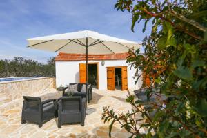 Balkón nebo terasa v ubytování Holiday home Ambi for 6 near Trogir