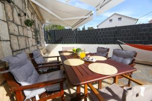 Posezení v ubytování Holiday home Ambi for 6 near Trogir