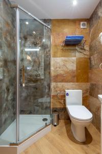 Ένα μπάνιο στο Apartamenty SZUMiWODA +17 φωτογραφίες