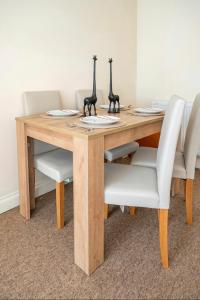 2 bed terraced house with loft in Stratford London
