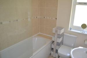 Sleeps 8 Matlock/ Matlock Bath Pet Friendly的一间浴室