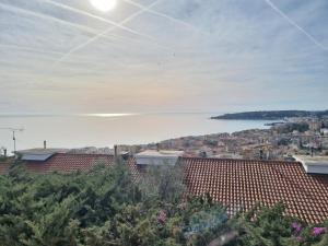 Zdjęcie z galerii obiektu Villas exceptionnelle , vue mer Menton w Mentonie