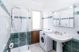 Ένα μπάνιο στο Eliana's Apartments - Mares e Montes