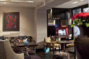 Gallery image of Les Jardins De La Villa in Paris