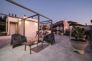 Balkón nebo terasa v ubytování Strefi Hill Suites