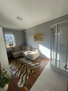 Posedenie v ubytovaní RoseHill Garden Family Villa with a Great Budapest View