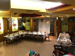 Restauracja lub miejsce do jedzenia w obiekcie Waldrestaurant VIDA