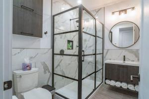 Gallery image of 883 suite 102 Bromont Vieux Village 2cac , foyer in Bromont