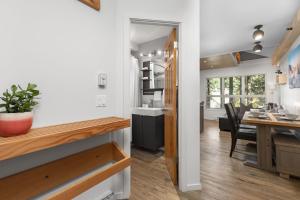 Gallery image of Snowed Inn - Free Parking in Whistler +8 photos