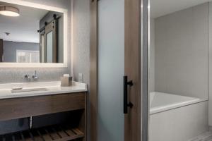 Vannituba majutusasutuses voco Niagara Falls - The Cadence by IHG