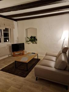 Televízia a/alebo spoločenská miestnosť v ubytovaní NEW LOFT CENTRE VIEILLE VILLE, VUE PETITE VENISE Parking, Balcon 2 chambres + 23 fotografií