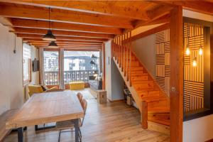 Posedenie v ubytovaní Refuge de l'Aiguille - 2 bedroom duplex in the heart of Chamonix + 8 fotografií