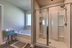 Ένα μπάνιο στο Camden Ocean Springs House Near Beaches! +24 φωτογραφίες