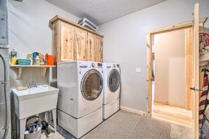 Φωτογραφία από το άλμπουμ του Garden Valley Cabin with Loft and Large Deck! σε Crouch
