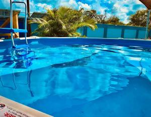 Piscina di Brisas de Isabela Cozy Glamper 1A o nelle vicinanze