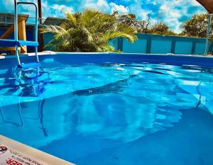 Piscina di Brisas de Isabela Cozy Glamper 1A o nelle vicinanze
