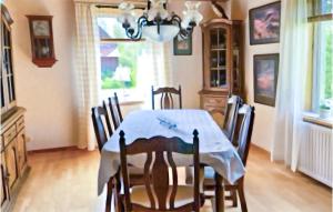 Φωτογραφία από το άλμπουμ του Holiday Home Grythyttan 31 σε Grythyttan