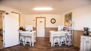 Kuchyň nebo kuchyňský kout v ubytování Surfcrest Resort