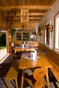 Restaurace v ubytování Frühstückspension Kleinschuster