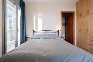 Posteľ alebo postele v izbe v ubytovaní Georgia seaview apartments Α2