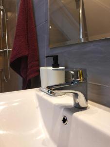 Łazienka w obiekcie Dębowy Apartamenty/Pokoje