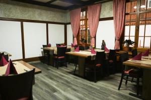 Hotel da Luca餐厅或其他用餐的地方
